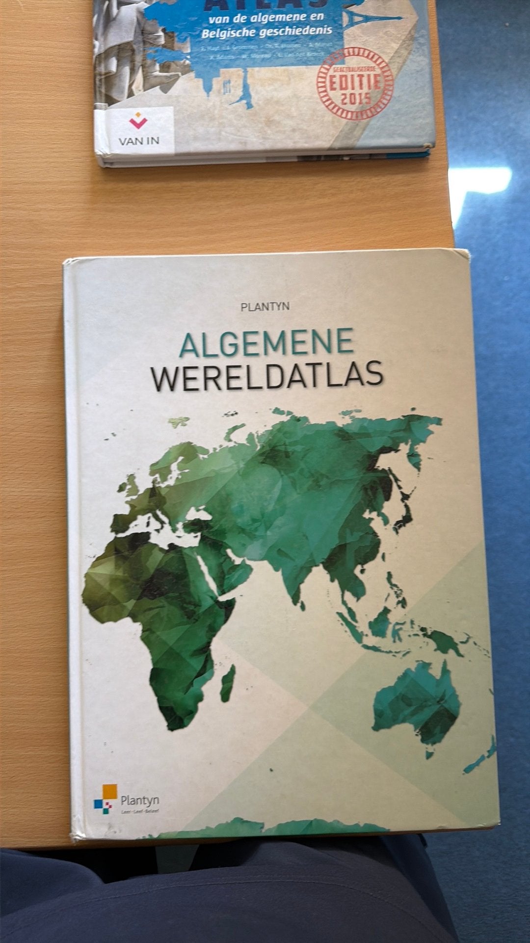 Algemene wereldatlas en atlas vd algemene belgische geschied, Livres, Atlas & Cartes géographiques, Enlèvement, Comme neuf