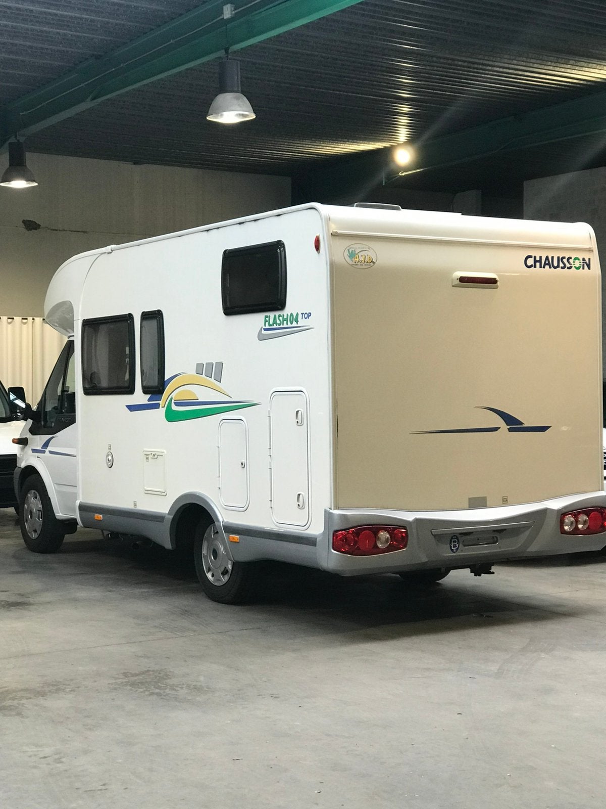 Camping-car Chausson Flash, Jusqu'à 4, Siège standard, Boîte manuelle, Ford