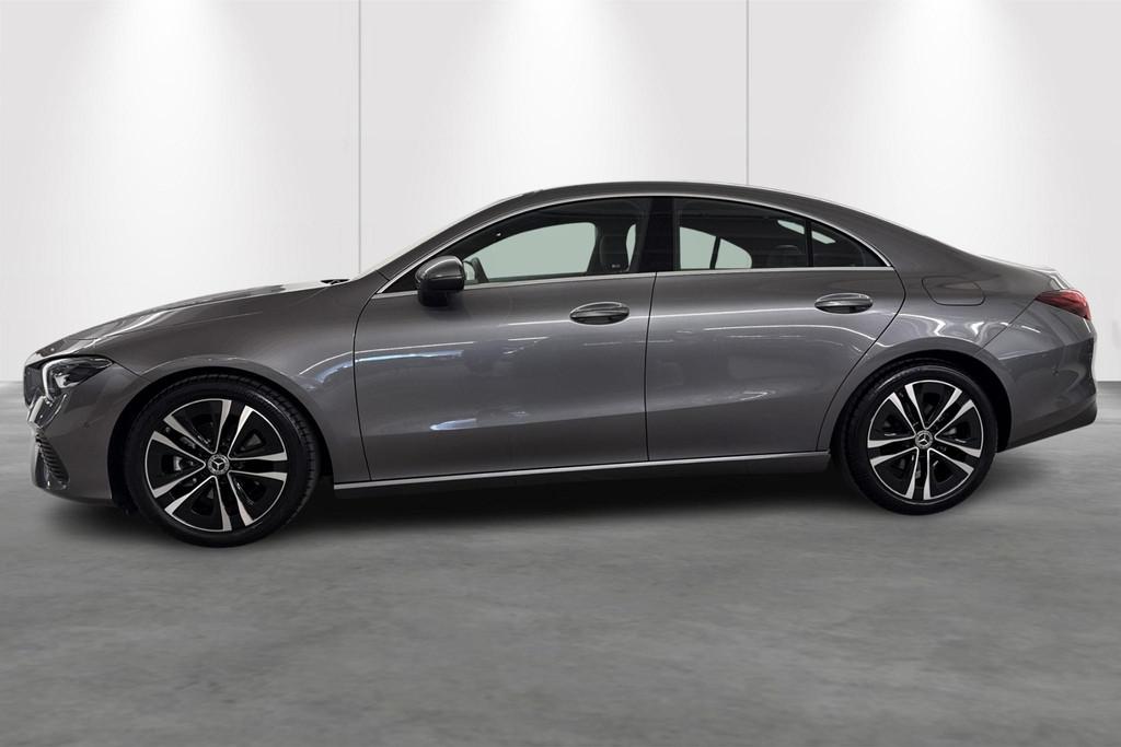 Mercedes-Benz CLA-klasse CLA 200, Auto's, Stof, Zwart, 4 cilinders, 1586 kg