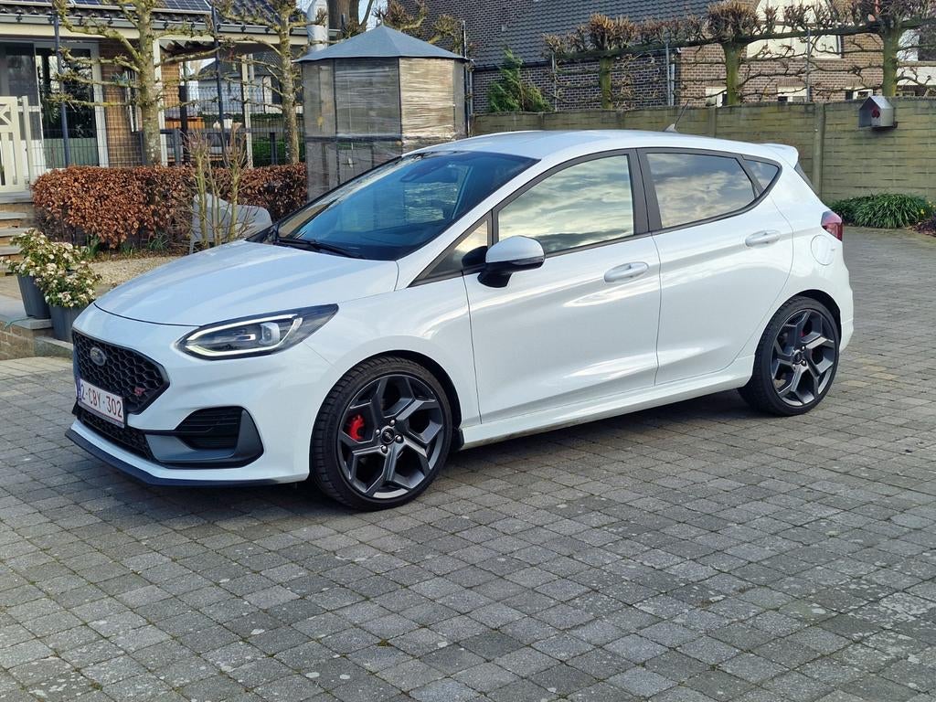Ford Fiesta ST alles op en aan garantie tot 2029, Auto's, Ford, Voorwielaandrijving, Startonderbreker, Wit, Handgeschakeld