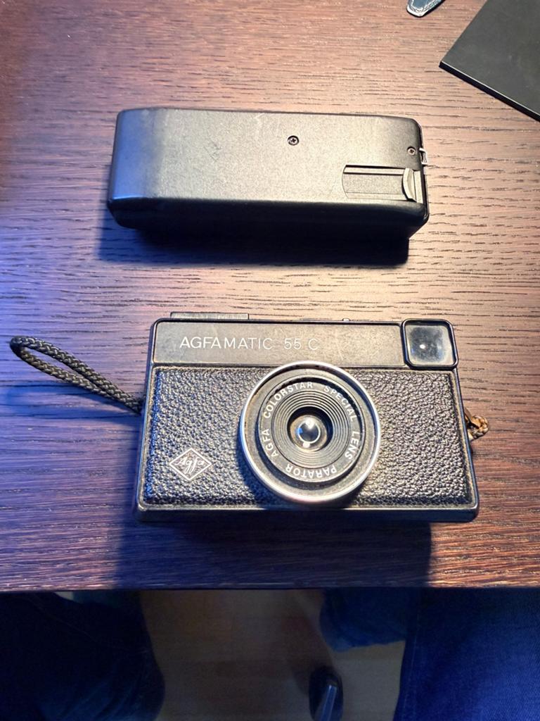 2 appareils photo analogiques Kodak et Agfamatic 55 C, Enlèvement ou Envoi, Utilisé, Polaroid, Kodak