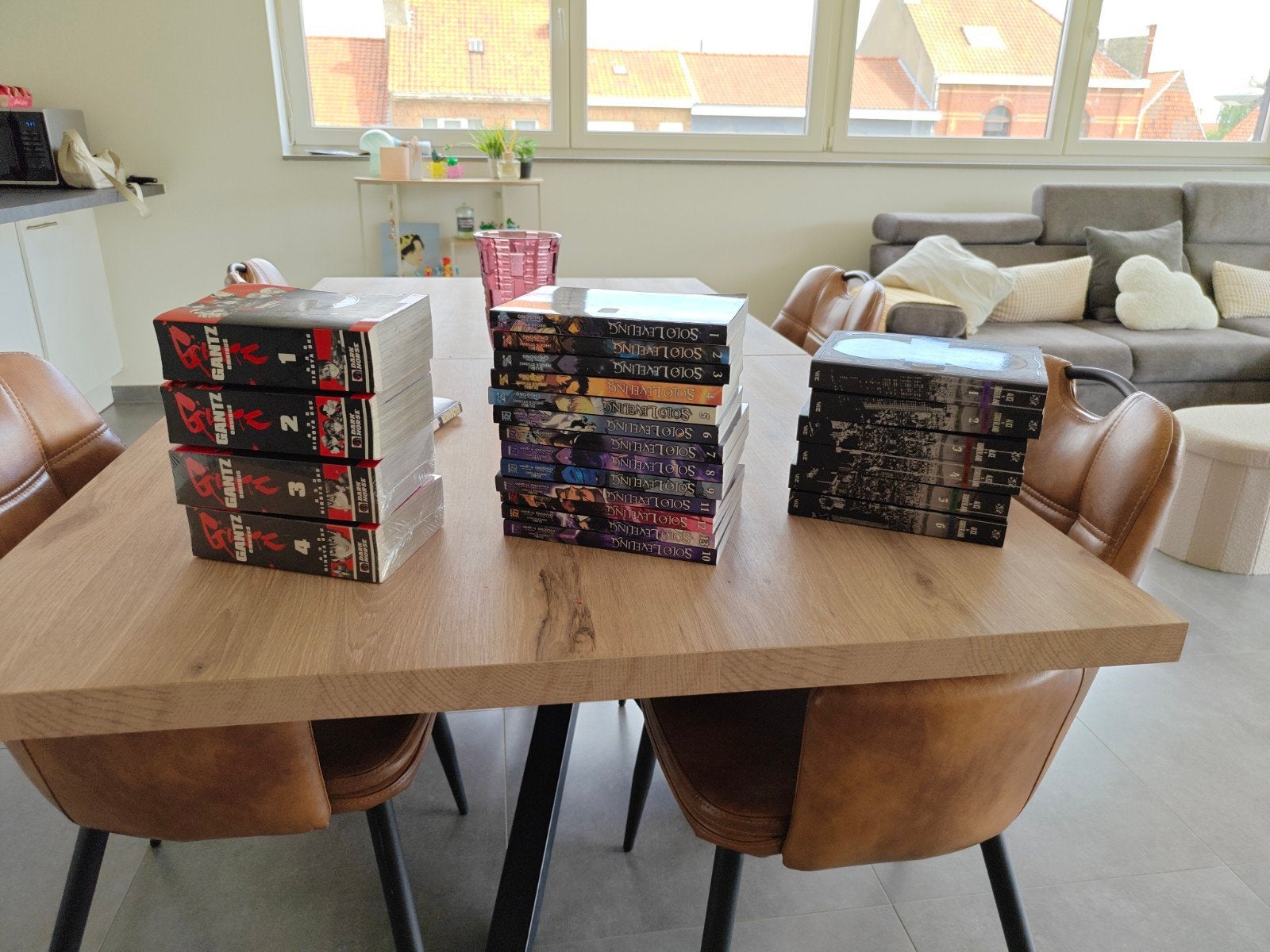 Manga (Mangwha): Solo Leveling, Gantz, Alice in borderland., Ophalen