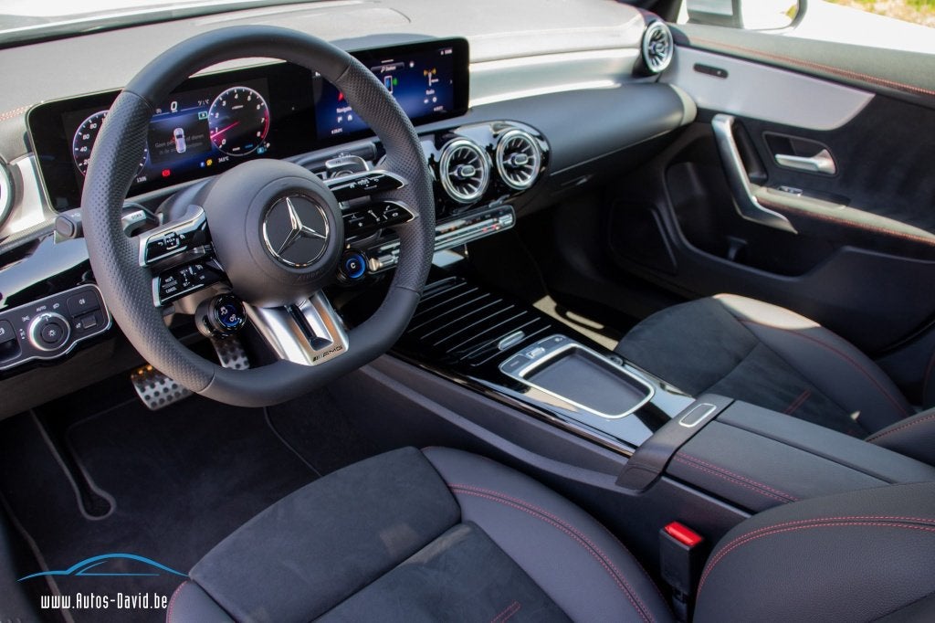 Mercedes-Benz AMG CLA35 4Matic 2.0 BiTurbo NIEUWSTAAT, Automaat, CLA, 4 cilinders, 190 g/km