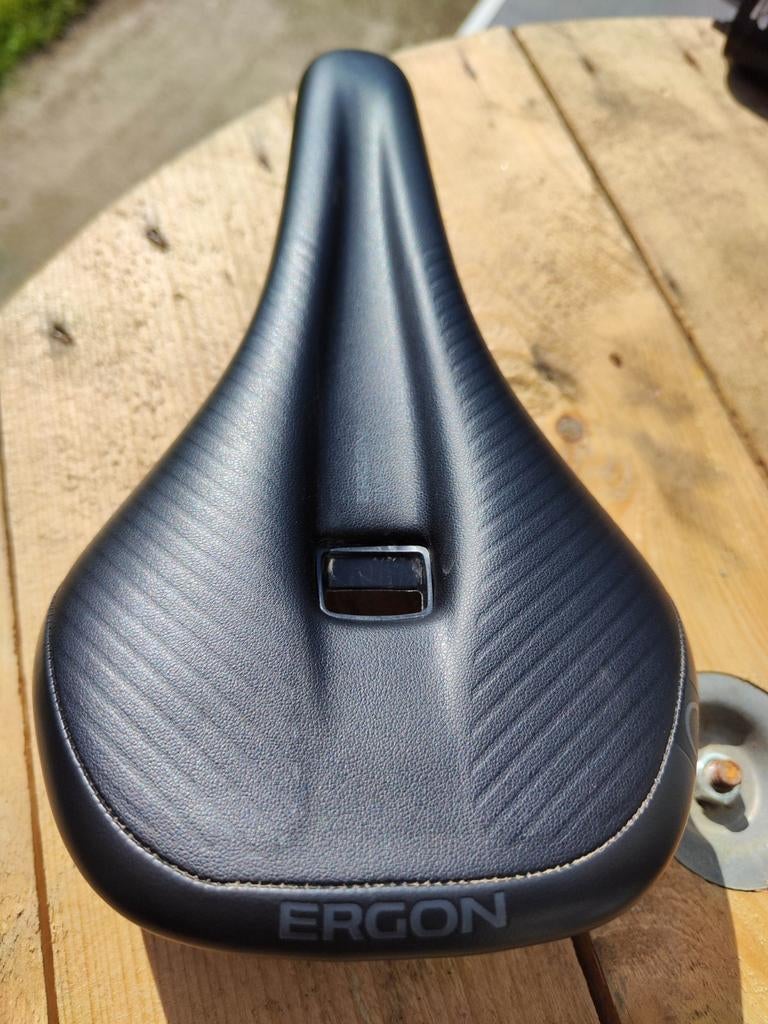 Selle Ergon neuve, Selle