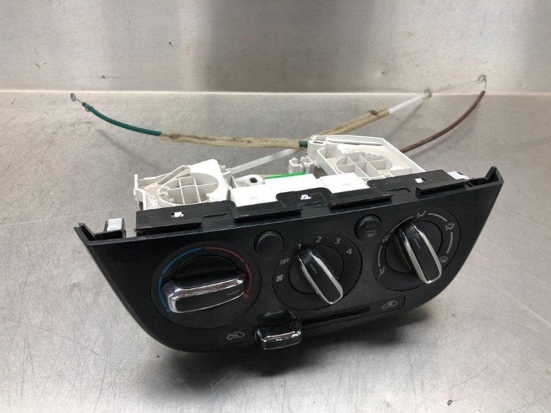 BEDIENINGSPANEEL VERWARMING Mitsubishi Space Star (A0), Gebruikt, Mitsubishi