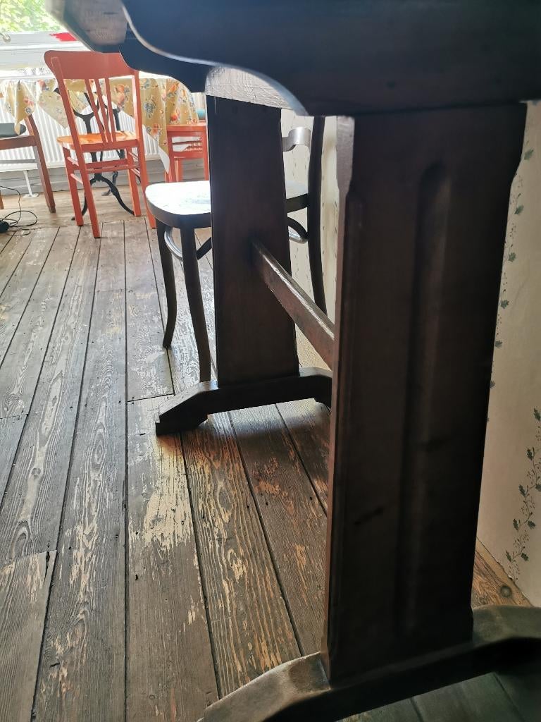 3 tables de bistrot, 2 rouges et une verte, Enlèvement, Utilisé