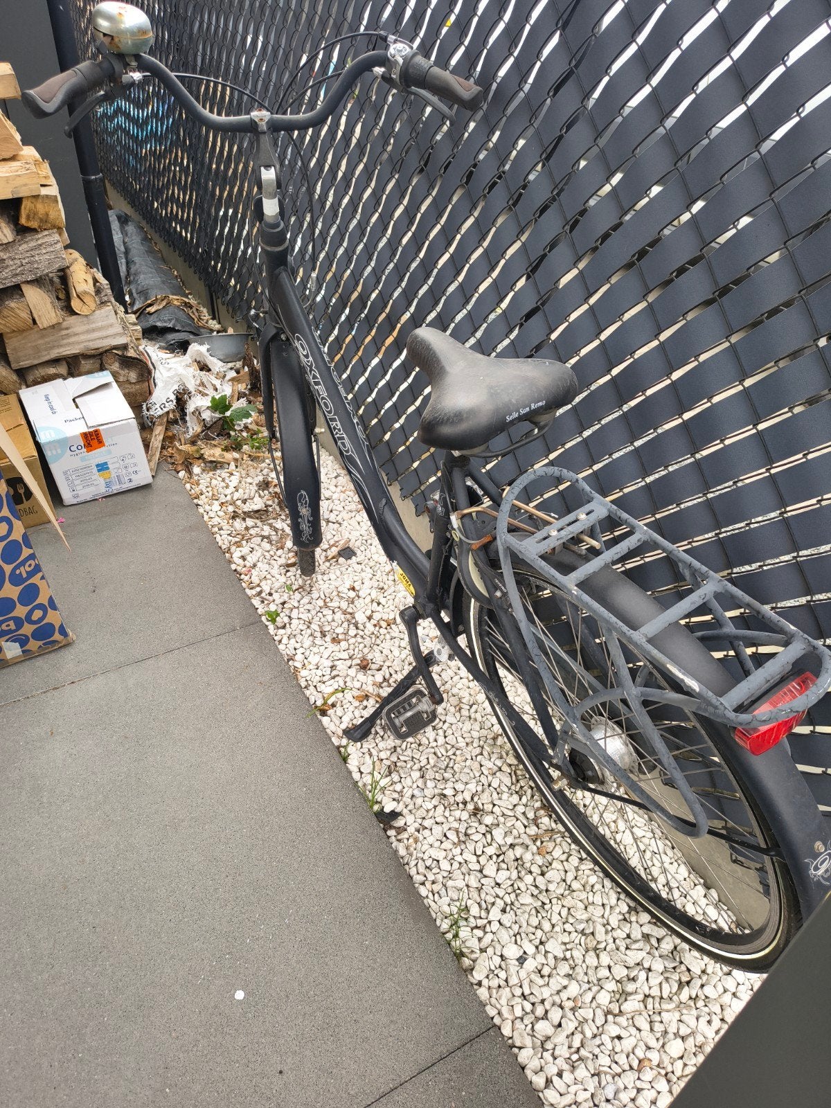 Gratis damesfiets, Ophalen