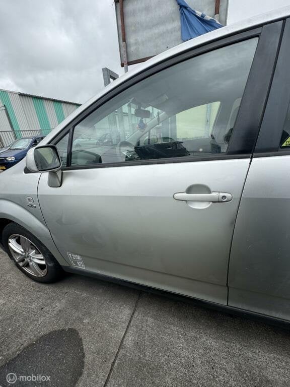 deur linksvoor grijs Toyota Corolla Verso ('02-'06), Ophalen, Gebruikt, Deur, Voor