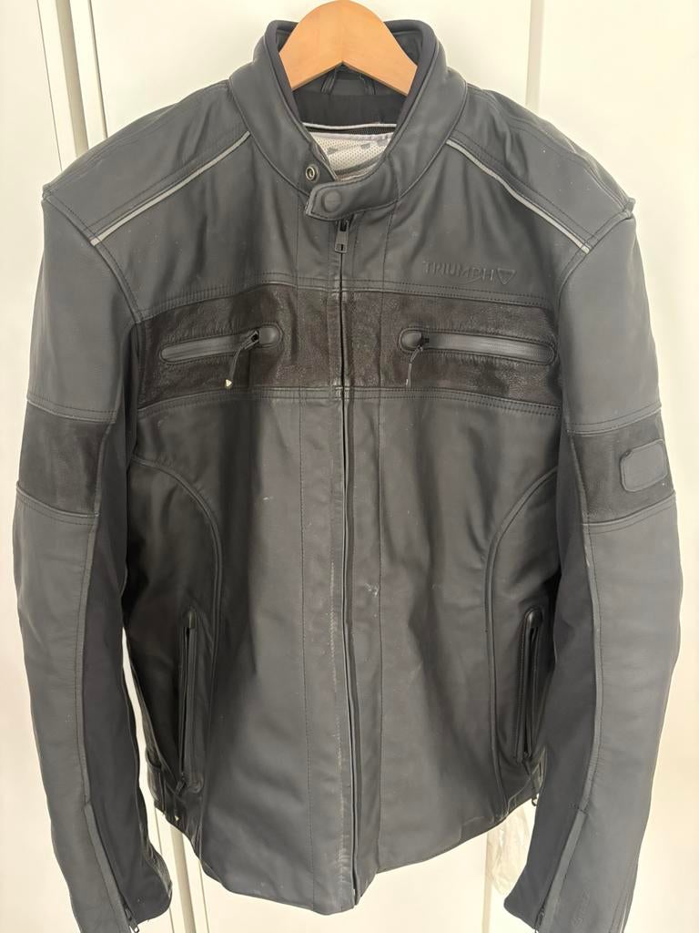 Veste en cuir triumph et casque moto, Motos, Enlèvement