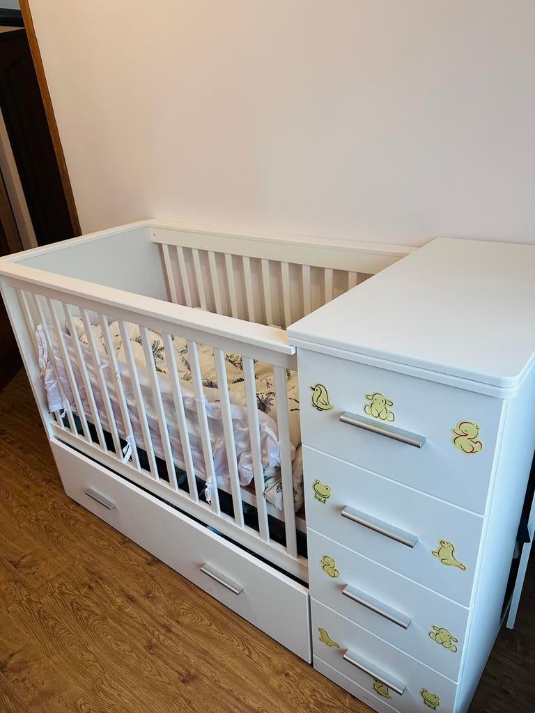 Babybedje, Kinderen en Baby's, Kinderkamer | Complete kinderkamers, Ophalen of Verzenden, Zo goed als nieuw