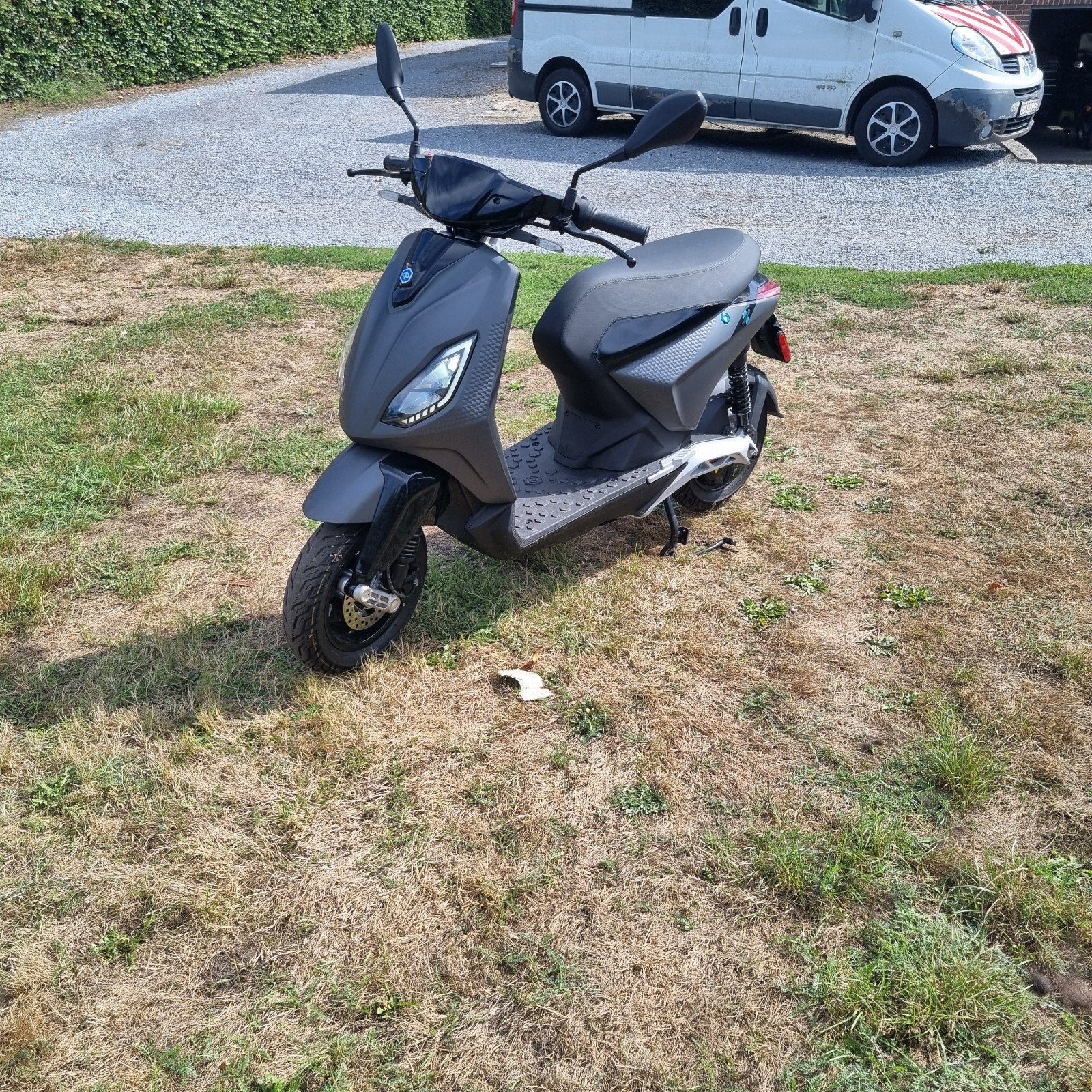 Piaggio one, Enlèvement, Électrique