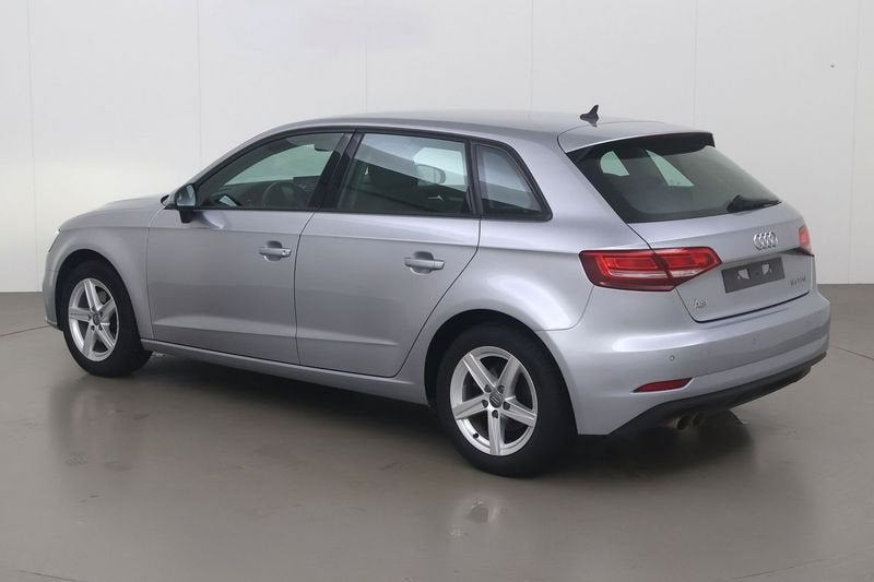 Audi A3 Sportback 35 tfsi act (eu6d-temp) 150, Autos, Audi, Argent ou Gris, Entreprise, Noir, 1498 cm³