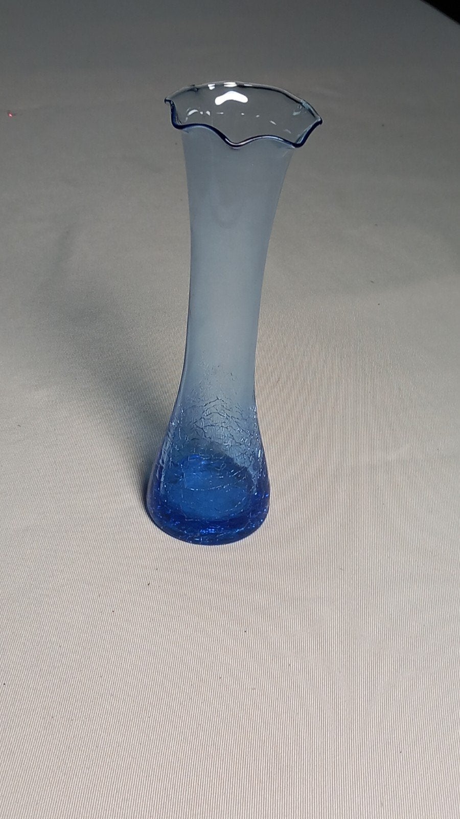Petite vase en verre bleu, Maison & Meubles, 15 cm, Verre, Enlèvement, Utilisé