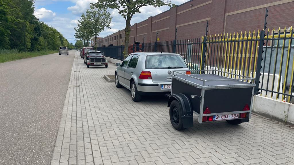 Gesloten bagage aanhangwagen 750kg, Ophalen, Zo goed als nieuw