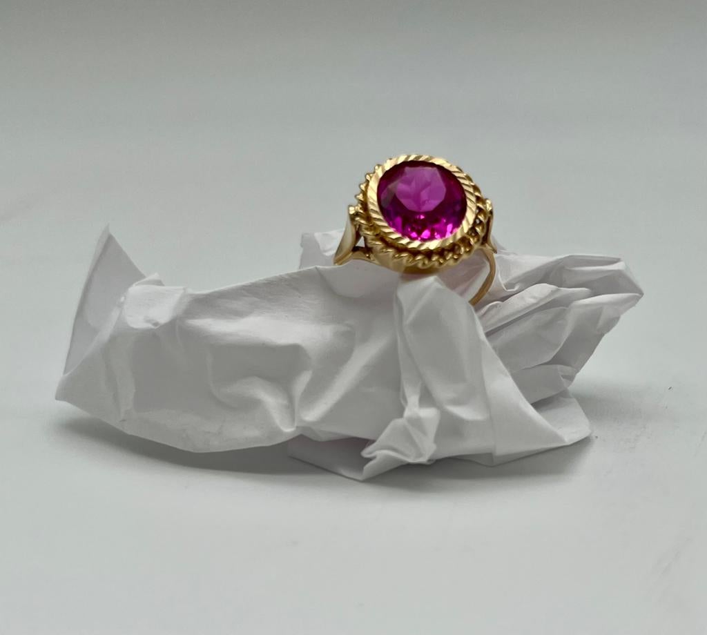 Vintage 18k gouden cocktailring met grote steen, Ophalen of Verzenden, Zo goed als nieuw, Rood, Goud