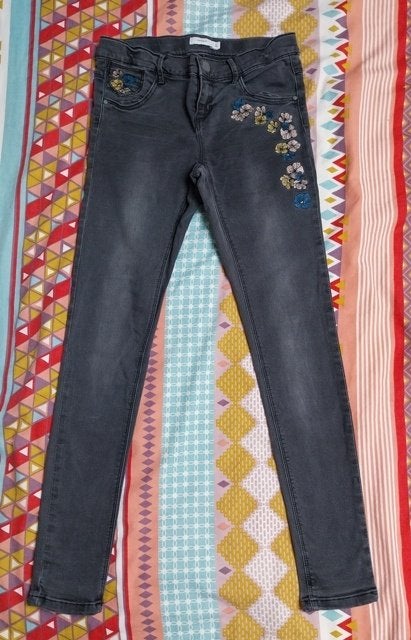 Name It – Jean gris à broderies fleuries – Taille 152, Pantalon, Utilisé, Fille, Enlèvement ou Envoi