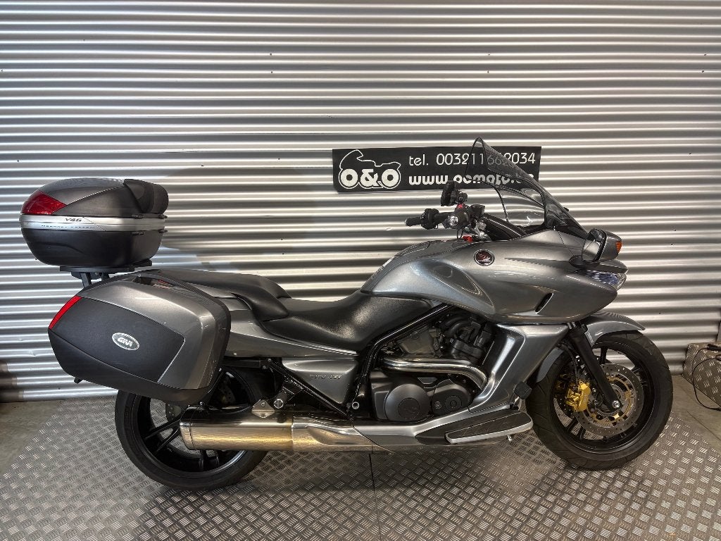 Honda DN-01 ABS + 1 jaar Garantie + GRATIS onderhoud!, Motoren, 2 cilinders, Occasion, Motorrijbewijs A, Bedrijf