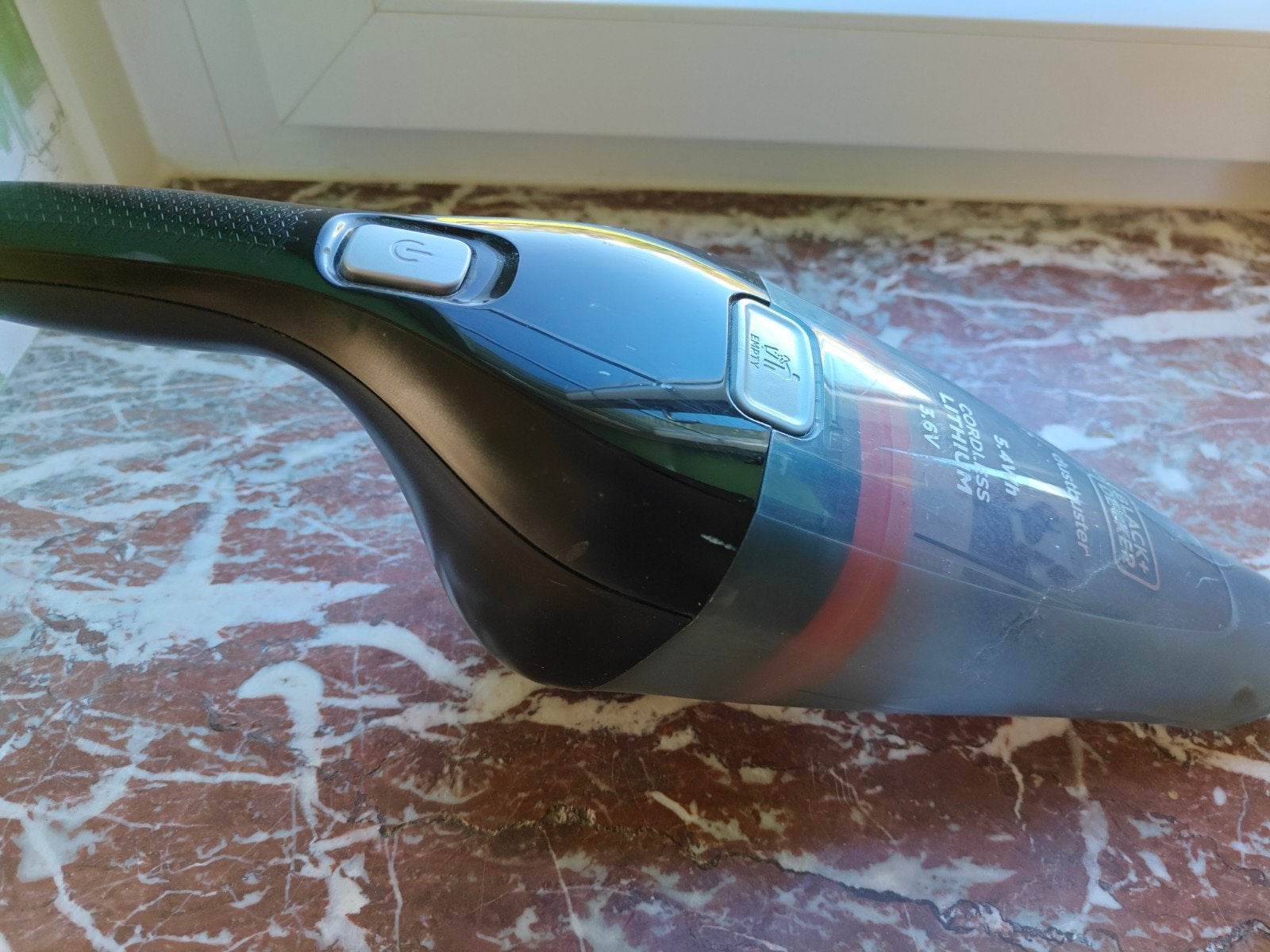 Aspirateur de table Black+Decker, Enlèvement