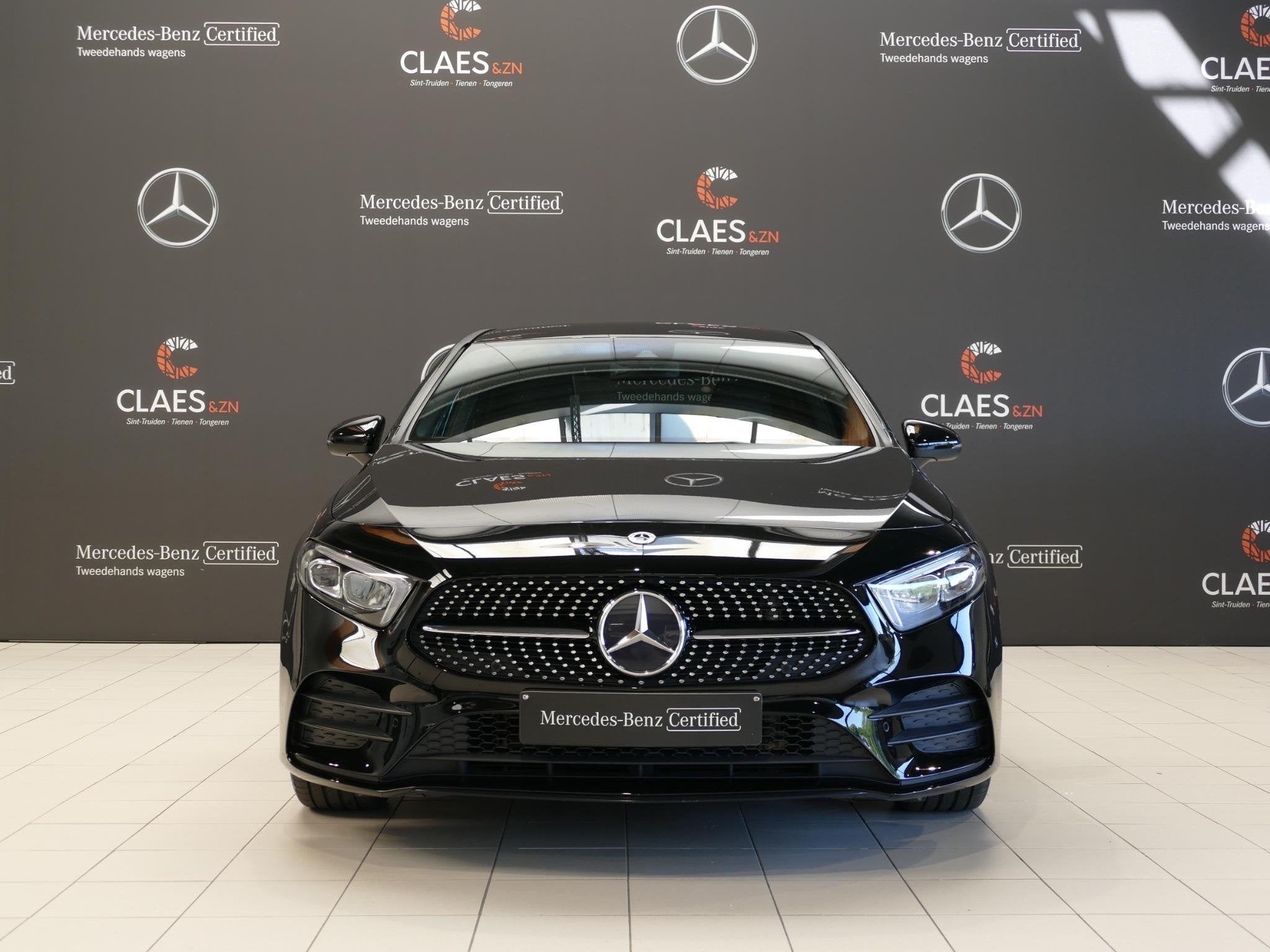 Mercedes-Benz A-Klasse Berline 180 AMG Line - DOS 8859, Auto's, 4 deurs, Gebruikt, 4 cilinders, 136 pk