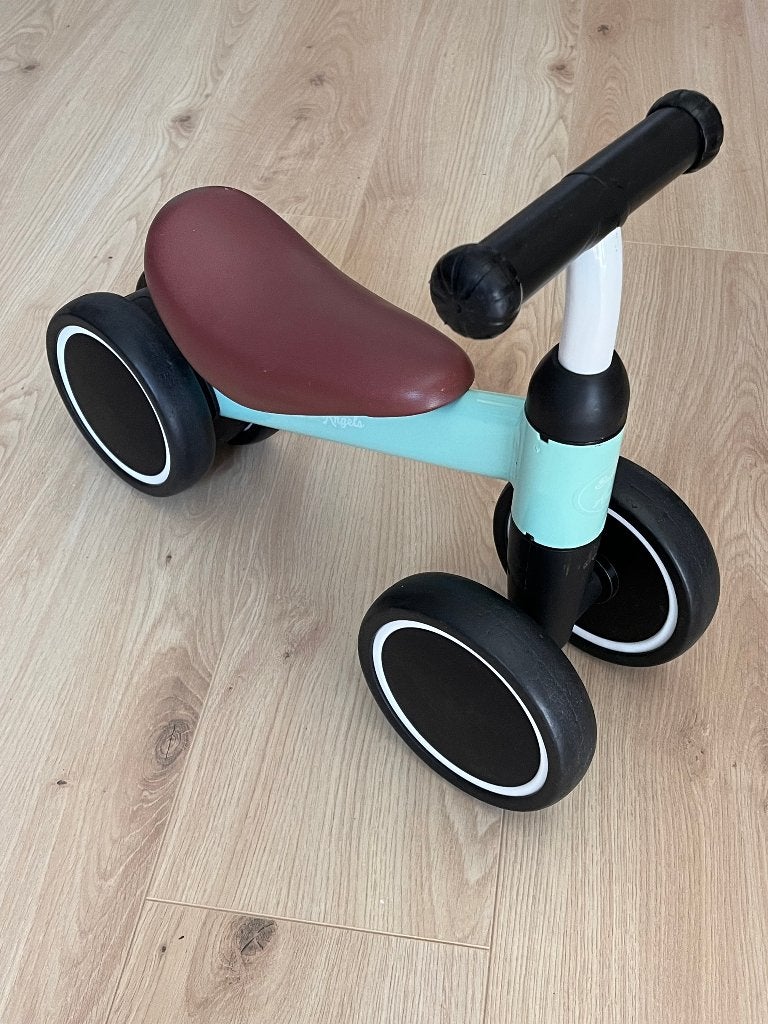 Loopfietsje Bandits and Angels, Kinderen en Baby's, Speelgoed | Buiten | Voertuigen en Loopfietsen, Ophalen, Zo goed als nieuw