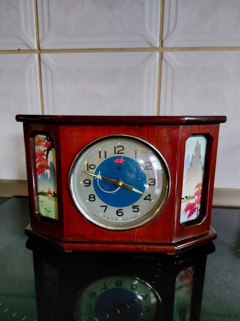 Horloge antiquités Fonctionne très bien C'est manuel., Ophalen
