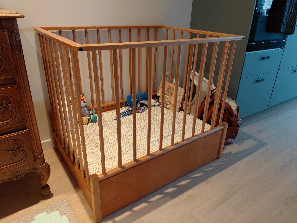 Houten babybox, Ophalen, Gebruikt, Rechthoekig, In hoogte verstelbaar