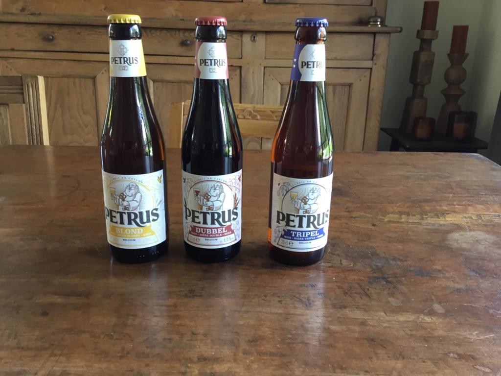 3Bakken bier te koop Petrus., Verzamelen, Ophalen, Zo goed als nieuw
