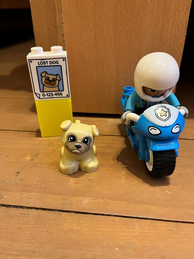 Lego duplo 10967 politiemotor, Ophalen of Verzenden, Zo goed als nieuw, Duplo, Complete set