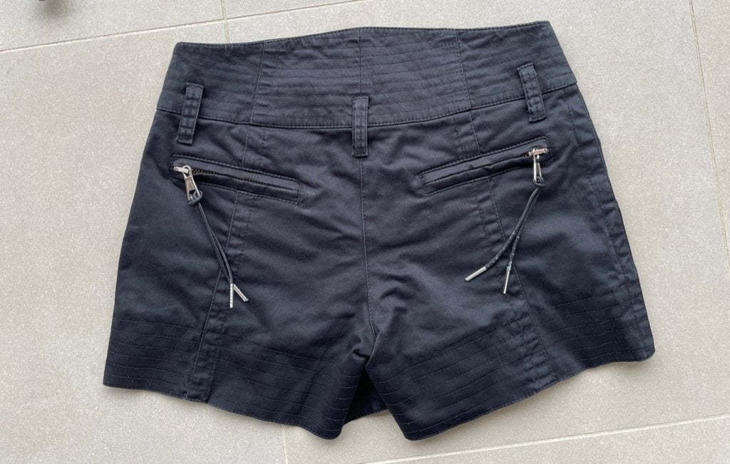 Zwarte short, van Atos Lombardini, Maat 38, Kleding | Dames, Broeken en Pantalons, Gedragen, Maat 38/40 (M), Zwart, Ophalen of Verzenden