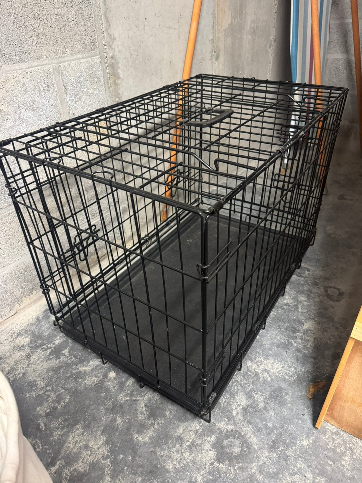 zwarte metalen bench, Animaux & Accessoires, Maisons pour chiens, Enlèvement, Comme neuf