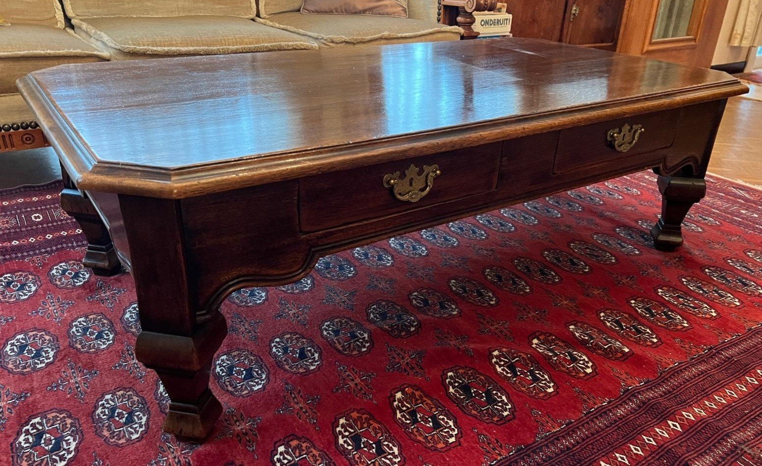Table basse Louis XV en chêne, Enlèvement