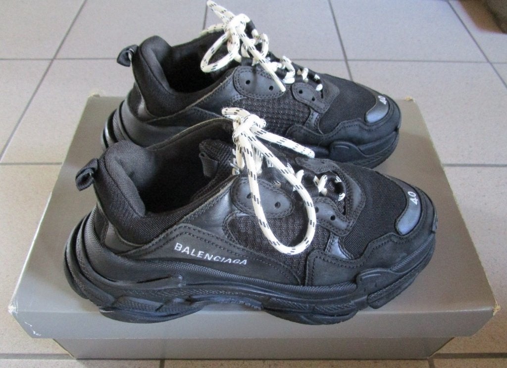 Baskets unisexes noires BALENCIAGA TRIPLE S taille 40, BALENCIAGA, Enlèvement ou Envoi, Sneakers et Baskets, Comme neuf