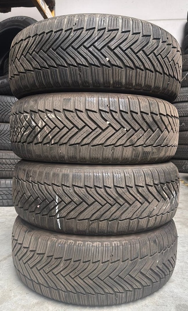 2055516 205/55/16 205/55R16 winterbanden merk Michelin, Kleding | Dames, Jassen | Winter, Ophalen