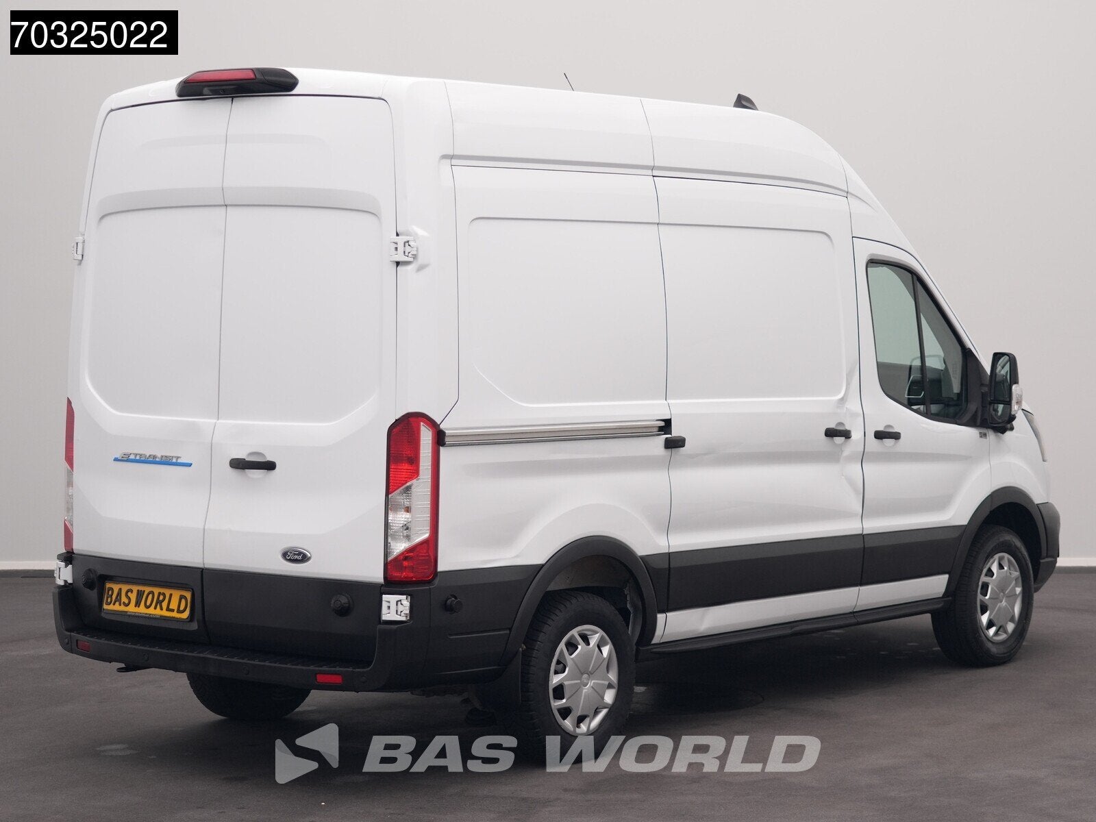 Ford e-Transit 184pk Elektrisch 68kWh 317km WLTP L2H3 Hoog D, Autos, Camionnettes & Utilitaires, 2745 kg, Achat, Entreprise, 3 places