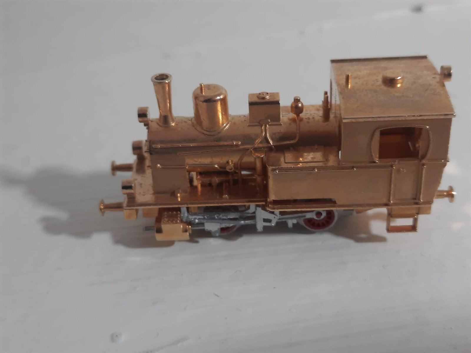 Train Arnold Rapido revêtu d'or, Hobby & Loisirs créatifs, Trains miniatures | Échelles Autre, Envoi, Utilisé, Locomotive, Autres marques