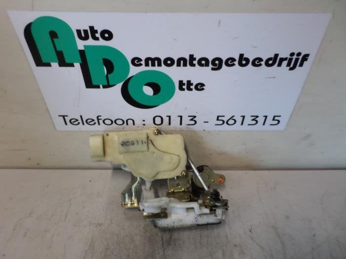 Serrure portière mécanique 4portes arrière gauche d'un Da, Daihatsu, -, 3 mois de garantie, Utilisé