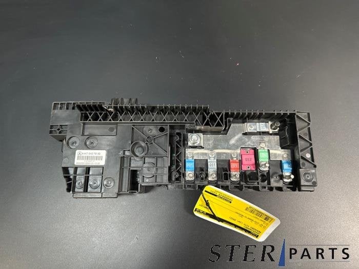Boîte à fusibles d'un Mercedes Vito, 3 mois de garantie, Utilisé, -, -