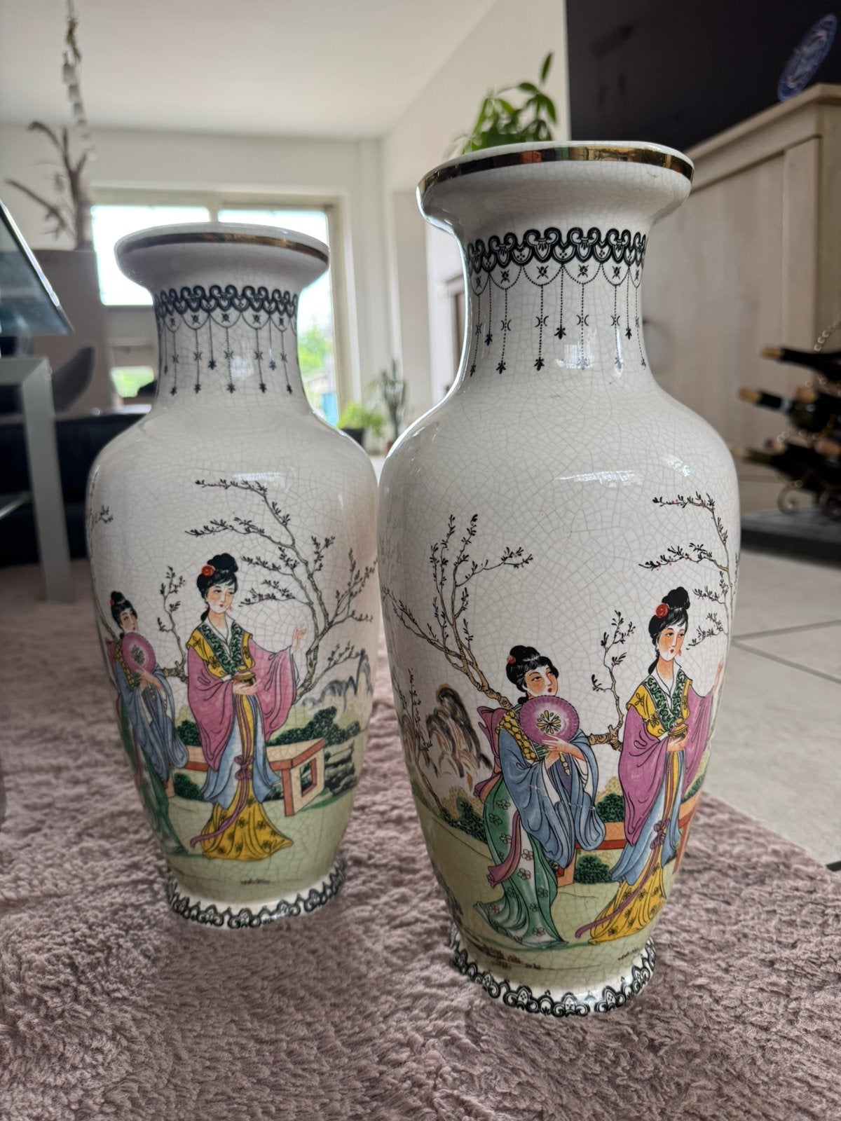 Set van 2 decoratieve Chinese porseleinen vazen, Ophalen
