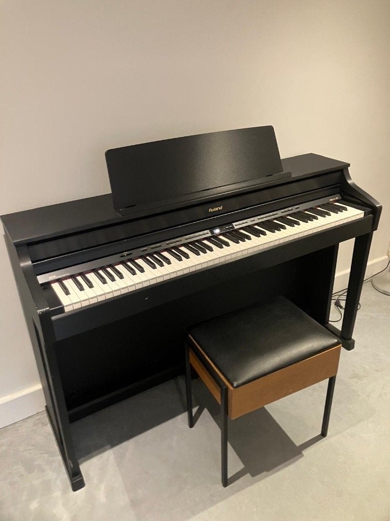 Elektrische piano Roland HP-505, Muziek en Instrumenten, Piano's, Ophalen, Gebruikt, Zwart, Digitaal