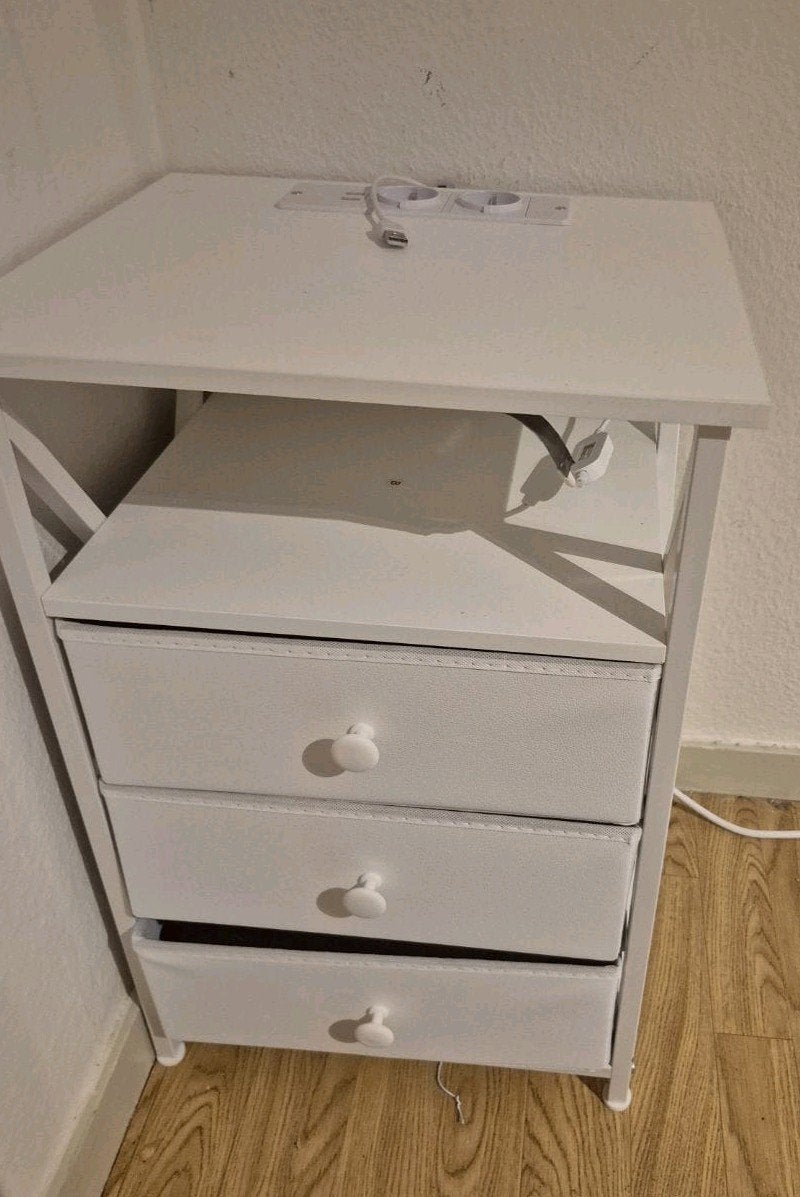 Set van 2 moderne witte nachtkastjes met stopcontact & USB, Huis en Inrichting, Ophalen of Verzenden