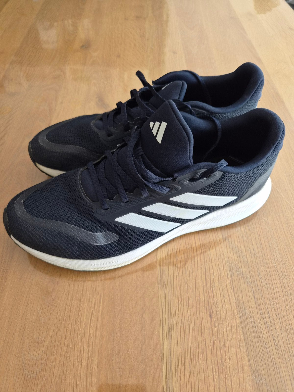 Sportschoenen Adidas maat 45, Ophalen of Verzenden, Gebruikt, Hardloopschoenen, Adidas