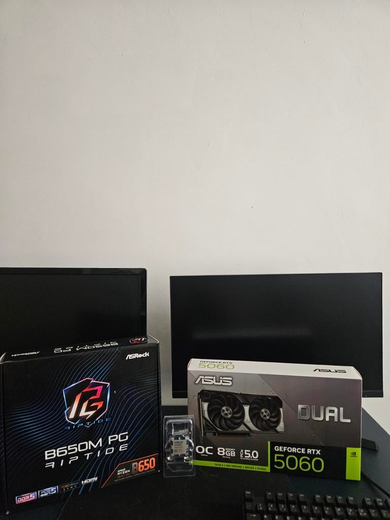 COMBO: CPU/GPU/CARTE MÈRE, Informatique & Logiciels, Cartes vidéo, AMD, Enlèvement