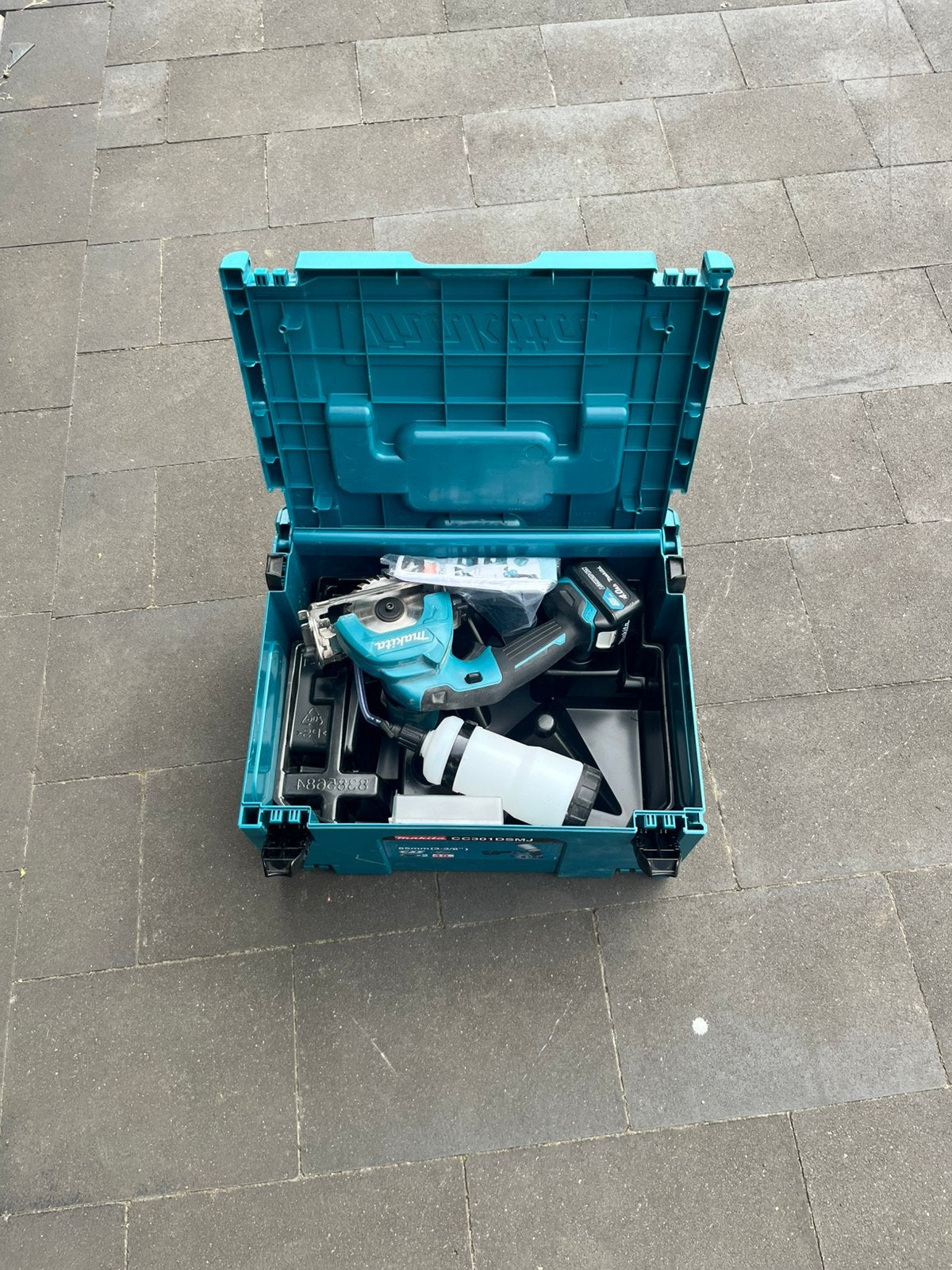 Cirkelzaag nat en droog Merk makita Kan voor hout en tegel, Enlèvement, Comme neuf