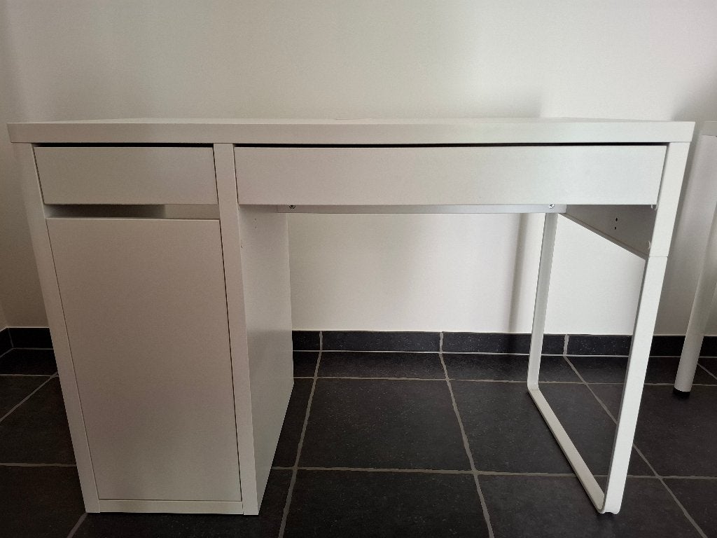 Kinderbureau, Huis en Inrichting, Ophalen, Kinderbureau, Zo goed als nieuw, IKEA