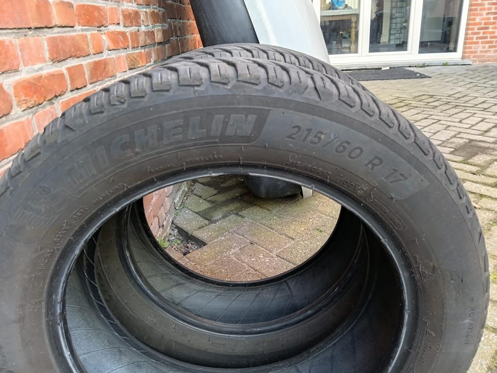 2 Michelin banden 215/60 R17, Ophalen, Zo goed als nieuw