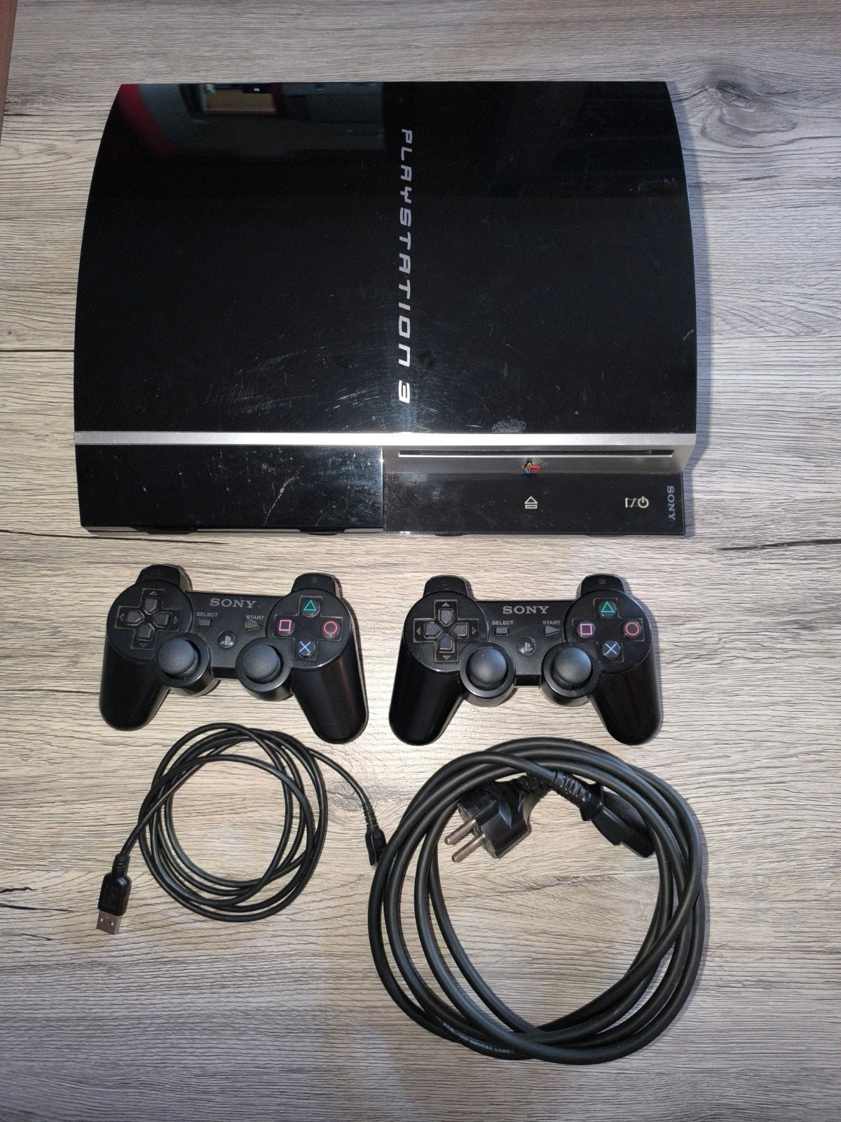 PlayStation 3 d'une capacité de 80 Gb

PS3 modèle CECHL04

v, Consoles de jeu & Jeux vidéo, Enlèvement, 80 GB, Avec 2 manettes