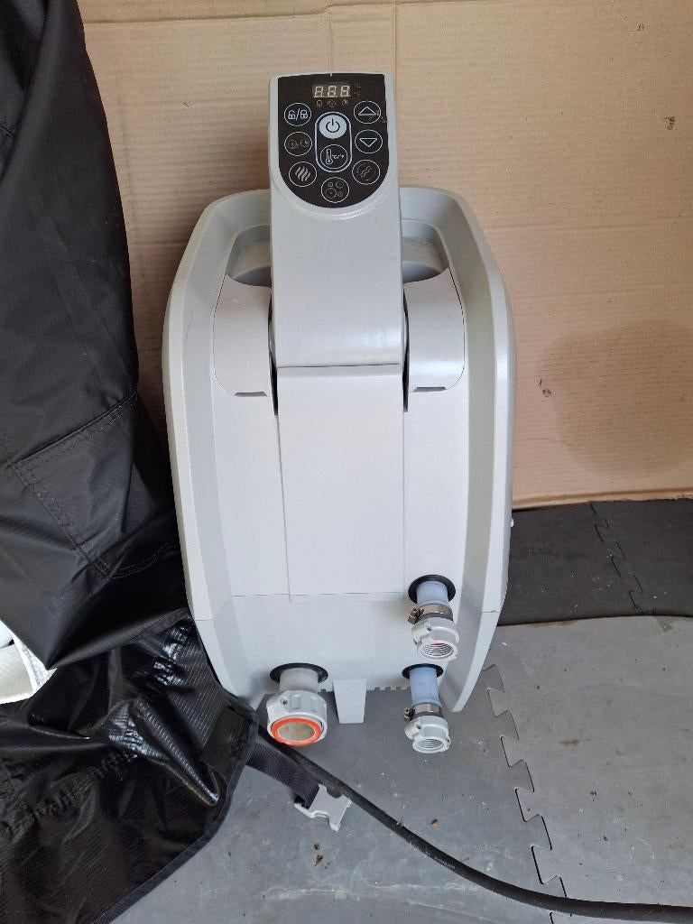 Pomp/motor voor jacuzzi, Tuin en Terras, Bubbelbaden en Hottubs, Ophalen, Zo goed als nieuw, Pomp, Vast