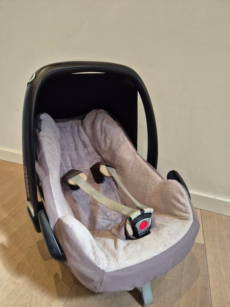 Maxi Cosi Pebble Plus + hoes + verkleinkussen, Enfants & Bébés, Enlèvement