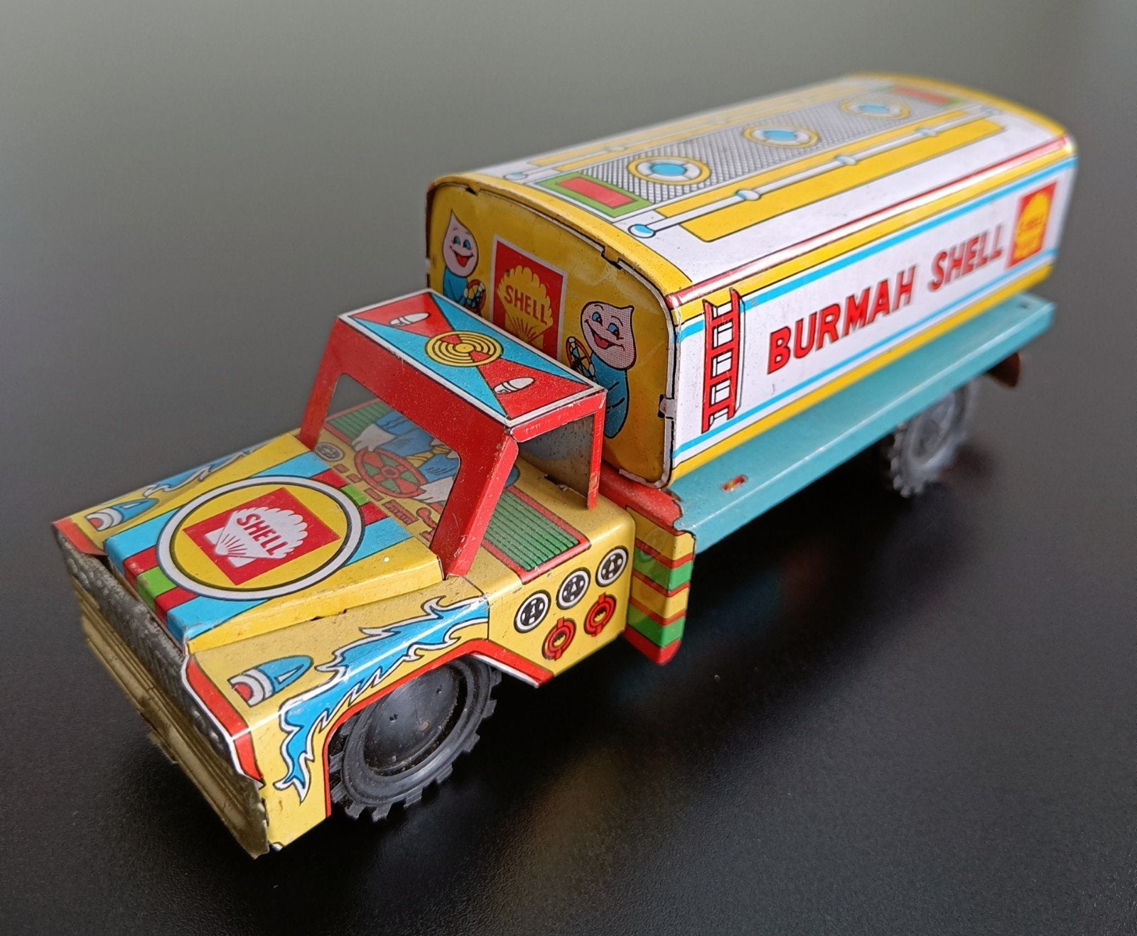 Ancien camion-citerne en étain - Burmah Shell., Enlèvement ou Envoi