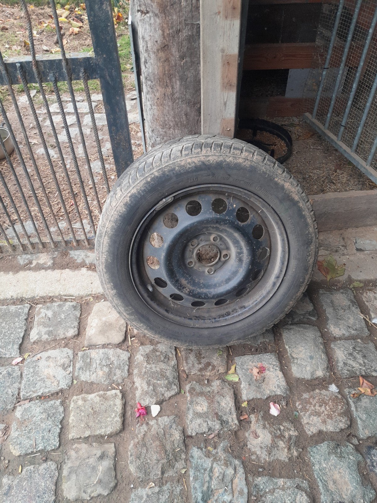 4 stuks winterbanden op velg 16 inch, Auto diversen, Ophalen, Gebruikt